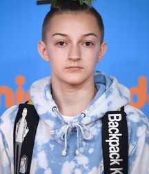 Hot Idols: Backpack Kid 5ddca42620383.jpg