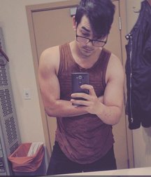 Hot Idols: Cainan Wiebe 5ddcac8e07bc1.jpg
