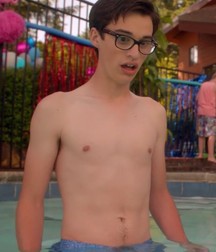 Hot Idols: Joey Bragg 5dec0d9dbcf95.jpg