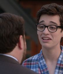 Hot Idols: Joey Bragg 5dec0db8857d1.jpg
