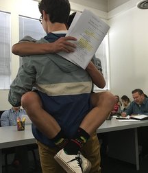 Hot Idols: Joey Bragg 5dec0e09d1549.jpg