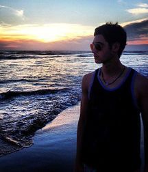 Hot Idols: Alex Speitzer 5dec99f6454b9.jpg