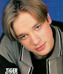 Hot Idols: Devon Sawa 5ded9bbb0142d.jpeg