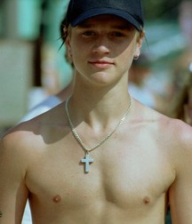 Hot Idols: Devon Sawa 5ded9bd1aa9af.jpeg