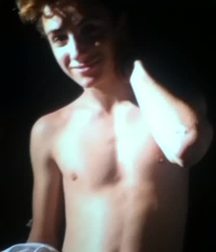 Hot Idols: Teo Halm 5df859dc4c855.jpg