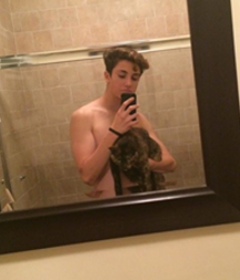 Hot Idols: Teo Halm 5df859fa650db.png