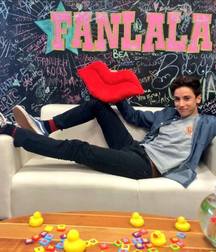 Hot Idols: Teo Halm 5df85a048135f.jpg