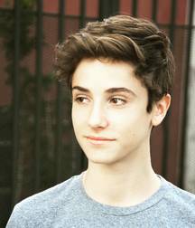 Hot Idols: Teo Halm 5df85a0f51c44.jpg