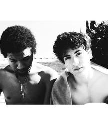 Hot Idols: Teo Halm 5df85a198bef4.jpg