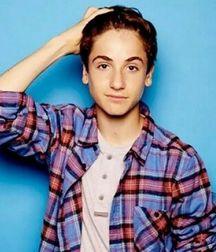 Hot Idols: Teo Halm 5df85a2019d1e.jpg