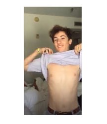 Hot Idols: Teo Halm 5df85a3a02fea.jpg