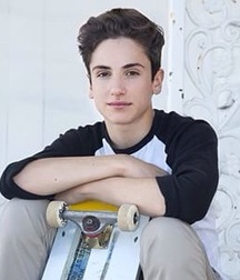 Hot Idols: Teo Halm 5df85a3d19b5b.jpg