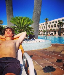 Hot Idols: Teo Halm 5df85a4b906a1.jpg