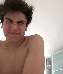 Hot Idols: Teo Halm 5df85a6c8de3c.jpg