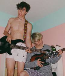 Hot Idols: Teo Halm 5df85a8f66e7c.jpg