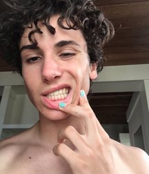 Hot Idols: Teo Halm 5df85aa3183cc.jpg