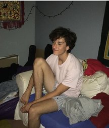 Hot Idols: Teo Halm 5df85ab86a02d.jpg