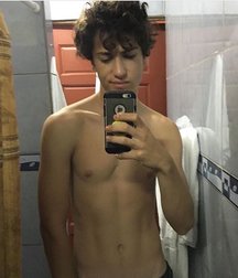 Hot Idols: Teo Halm 5df85ac2d4c0d.jpg