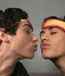 Hot Idols: Teo Halm 5df85ae2973d4.jpg