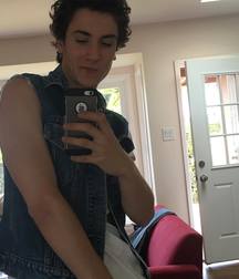 Hot Idols: Teo Halm 5df85ae5abc1c.jpg