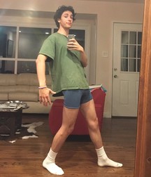 Hot Idols: Teo Halm 5df85afbe6d2a.jpg