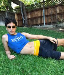 Hot Idols: Teo Halm 5df85b4426024.jpg