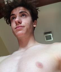 Hot Idols: Teo Halm 5df85b71d52c1.jpg