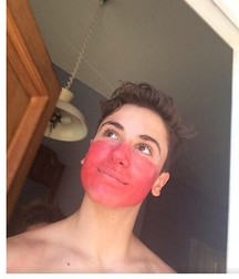 Hot Idols: Teo Halm 5df85b9b66fca.jpg
