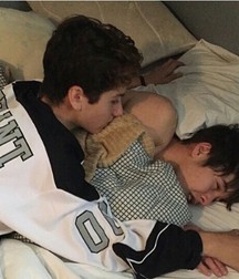 Hot Idols: Teo Halm 5df85ba83d4b1.jpg