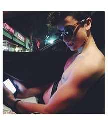 Hot Idols: Teo Halm 5df85bb3a4790.jpg