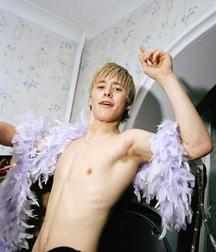 Hot Idols: Mitch Hewer 5df85cf55f4bc.jpg