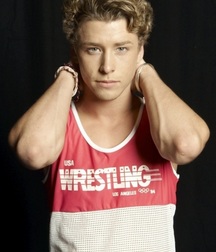 Hot Idols: Mitch Hewer 5df85d0528bc9.jpg