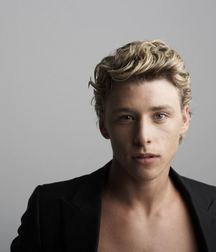 Hot Idols: Mitch Hewer 5df85d21da7b7.jpg