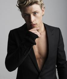 Hot Idols: Mitch Hewer 5df85d2362029.jpg