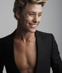 Hot Idols: Mitch Hewer 5df85d25bd97c.jpg