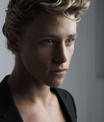 Hot Idols: Mitch Hewer 5df85d316f332.jpg