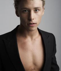 Hot Idols: Mitch Hewer 5df85d3750e67.jpg
