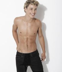 Hot Idols: Mitch Hewer 5df85d40532bf.jpg