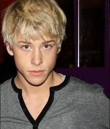 Hot Idols: Mitch Hewer 5df85d4ee876e.jpg