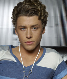 Hot Idols: Mitch Hewer 5df85d5d4dab9.jpg