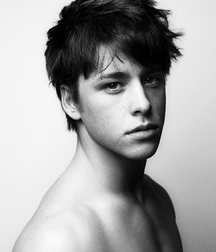 Hot Idols: Mitch Hewer 5df85d631047b.jpg
