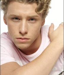 Hot Idols: Mitch Hewer 5df85d6a54439.jpg