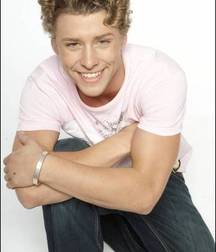 Hot Idols: Mitch Hewer 5df85d6e8581b.jpg