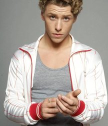Hot Idols: Mitch Hewer 5df85d71289f6.jpg