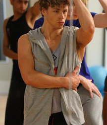 Hot Idols: Mitch Hewer 5df85d800e445.jpg