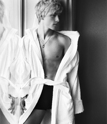Hot Idols: Mitch Hewer 5df85d90c6fc6.jpg
