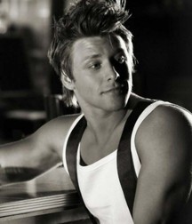 Hot Idols: Mitch Hewer 5df85da623e68.jpg