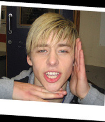 Hot Idols: Mitch Hewer 5df85daff18e3.jpg