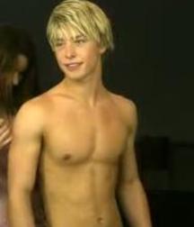 Hot Idols: Mitch Hewer 5df85dd484fa8.jpg