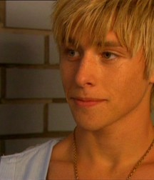 Hot Idols: Mitch Hewer 5df85de44e9a7.jpg